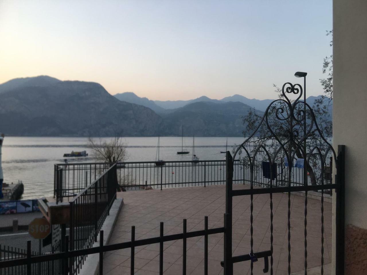 Casa Ines Fronte Lago Aparthotel Brenzone sul Garda Εξωτερικό φωτογραφία