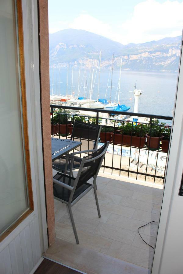 Casa Ines Fronte Lago Aparthotel Brenzone sul Garda Εξωτερικό φωτογραφία